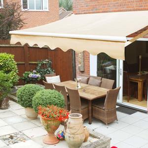 3. XtremepowerUS Patio Manual Retractable Awning