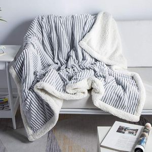 10. Dissa Softest Fleece Blanket